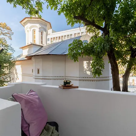 Serene 1br In Square Bukareszt