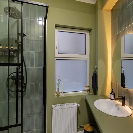 Serene 1br In Square * Bucharest