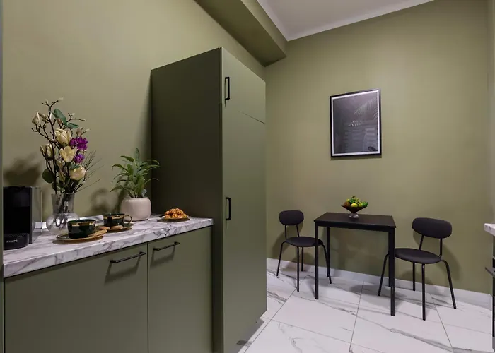 Serene 1br In Square *