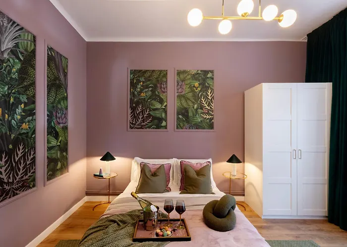 Apartment Serene 1br In Square Bucharest